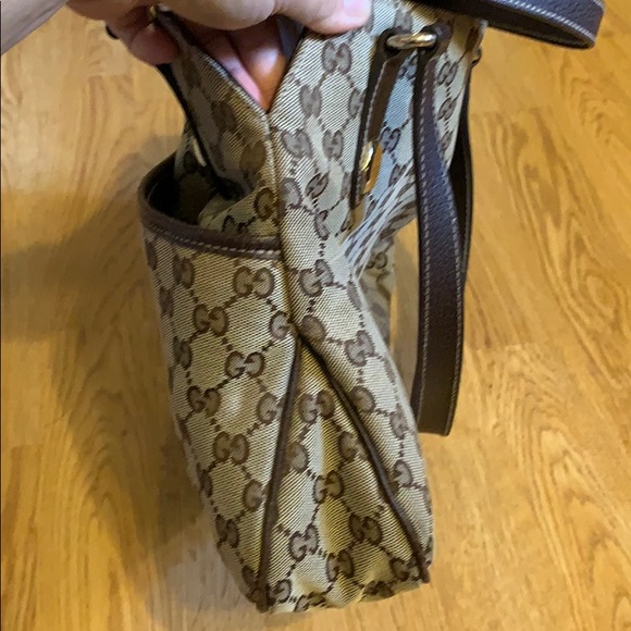Authentic Gucci Shoulder Bag. OBO - Picture 9 of 16